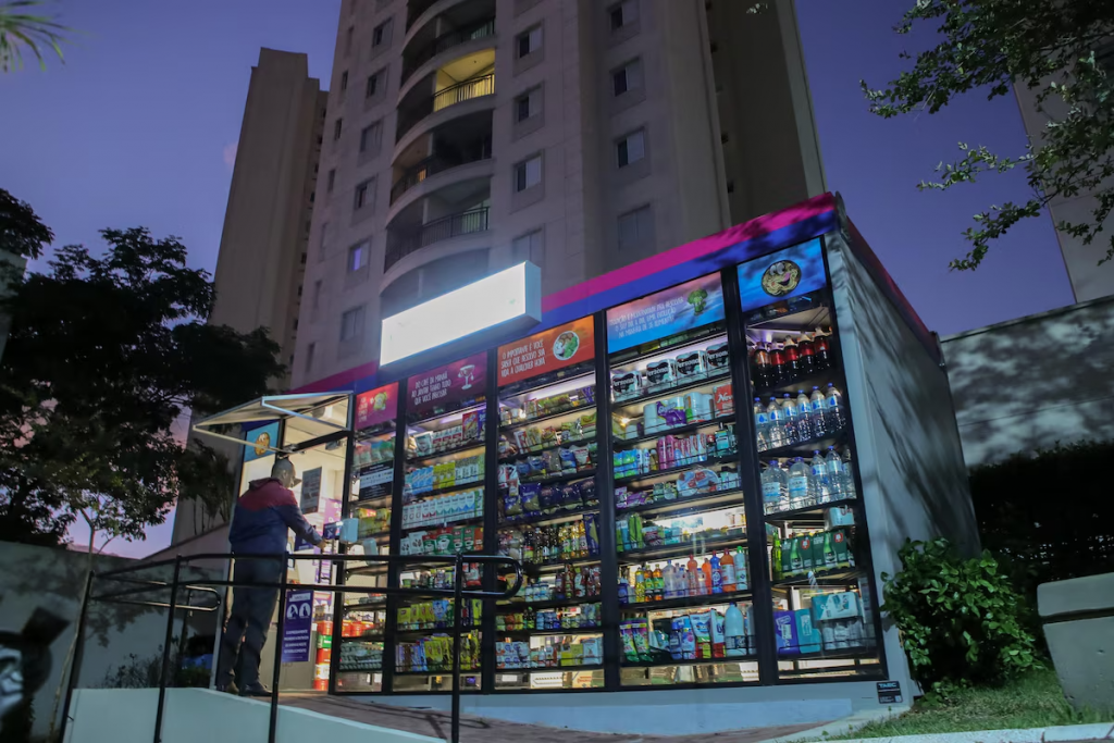 Loja do Hirota em condomínio residencial de São Paulo; rede tem hoje 122 unidades, a maioria ocupa salas dos próprios edifícios Foto: Daniel Teixeira /Estadão